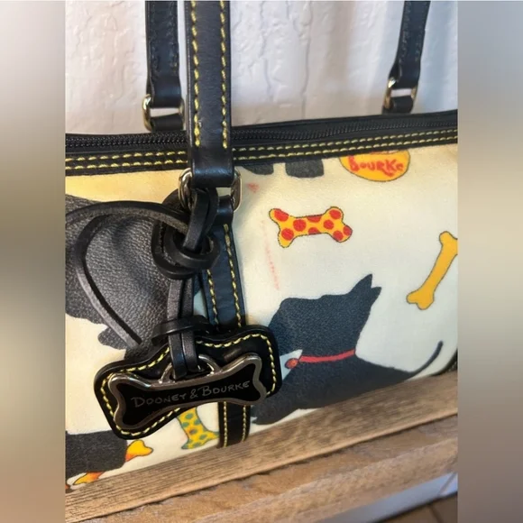 Vintage rare Dog Dooney with charm. Clean plaid interior - Picture 2 of 8